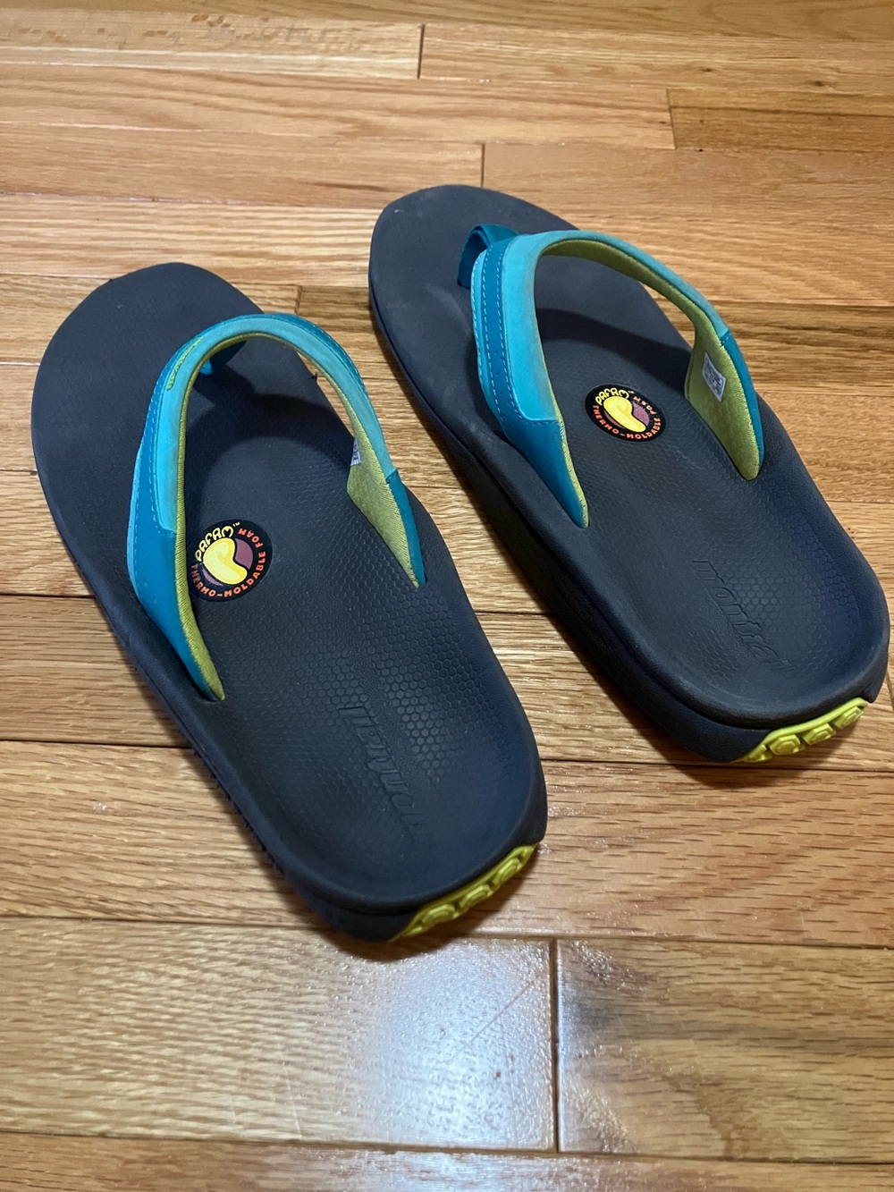 Montrail Women’s Blue Teal Flip Flop Sandals
